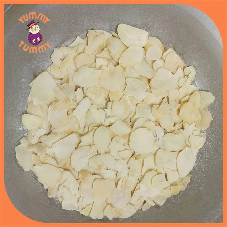unqualified-garlic-flakes